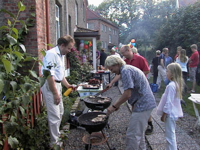 De tre siste formennene i byggeselskapet samarbeidet godt over grillen. FOTO: Jan Ove Vatne